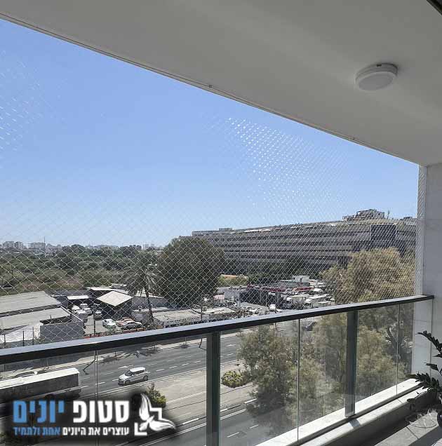 הרחקת יונים ממרפסת שמש במודיעין